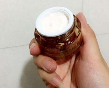 雅詩蘭黛多效智妍眼霜怎么用？