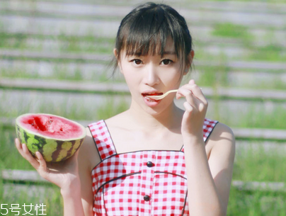 碧歐泉和倩碧還有蘭芝哪個(gè)好用？看肌膚挑選