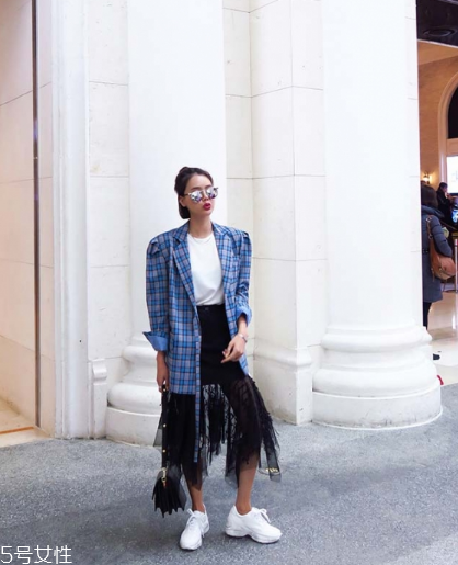 蕾絲長裙配什么上衣？優(yōu)雅氣質(zhì)小女人