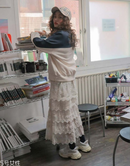 蕾絲長裙配什么上衣？優(yōu)雅氣質(zhì)小女人