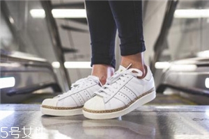 運(yùn)動(dòng)鞋鞋墊哪里買？賣鞋子的地方都有賣