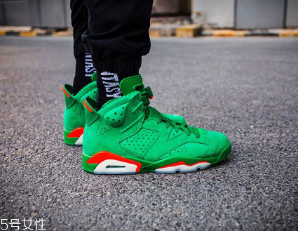 運(yùn)動鞋鞋墊老往后面跑怎么辦？