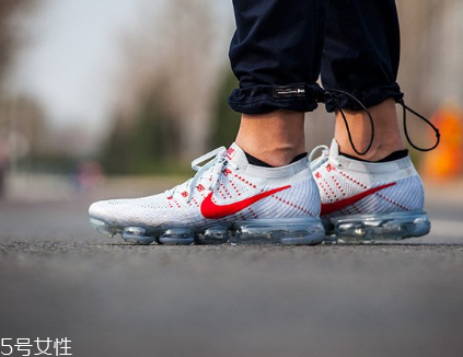 運(yùn)動(dòng)鞋前面磨腳怎么辦？巧用酒精來(lái)緩解