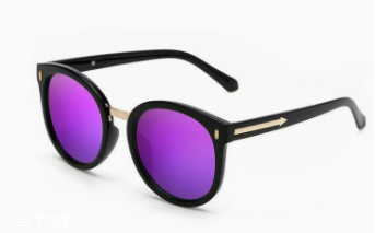 方臉戴什么帽子好看？戴上這三件你臉就不方了