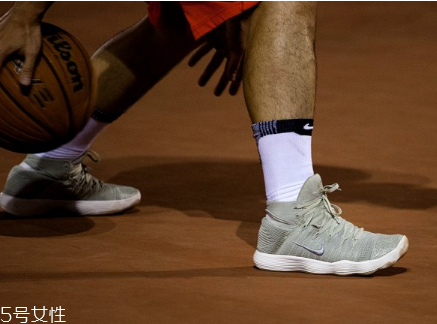 運動鞋網(wǎng)面有污垢洗不掉怎么辦？