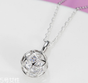 2018情人節(jié)戴什么東西好看？用精巧飾品讓他向你靠近