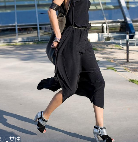 亮片衣服怎么搭配？助你成為時髦精