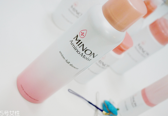 minon蜜濃和芙麗芳絲哪個好用？日本很好的藥妝品牌