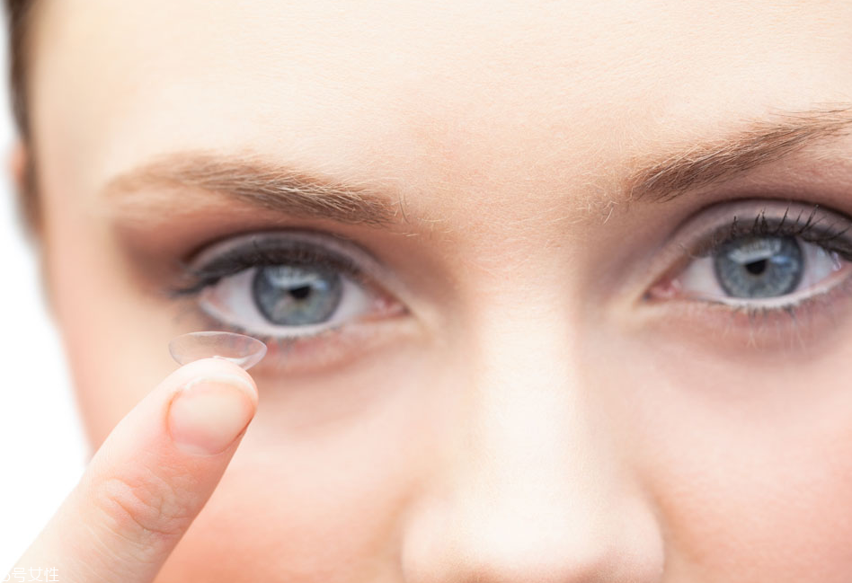 美瞳一天戴多長時間？美瞳的正確佩戴方法