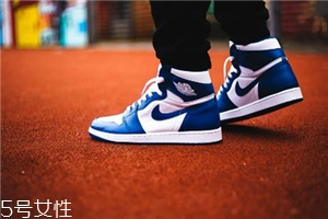 運(yùn)動(dòng)鞋有折痕印怎么辦？巧用雞蛋清來(lái)解決