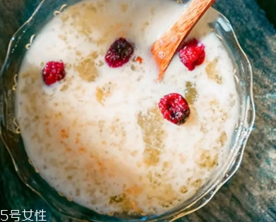 雪燕可以用熱水泡發(fā)嗎？熱水vs冷水