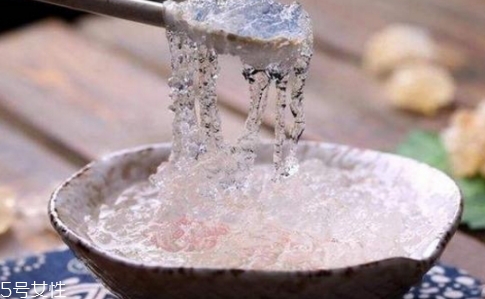 雪燕可以生吃嗎？雪燕沒煮熟可以吃嗎？