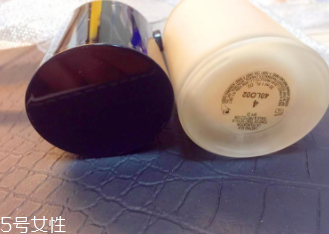 阿瑪尼粉底液脫妝嗎？4小時(shí)后要補(bǔ)妝