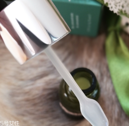 lamer海藍(lán)之謎精華液怎么用？