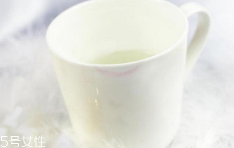 紀(jì)梵希小羊皮是啞光口紅嗎？官方強(qiáng)調(diào)半啞光質(zhì)地