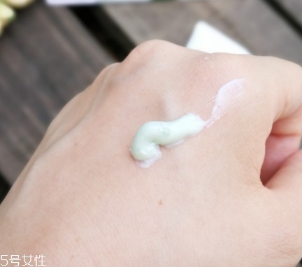 海藍(lán)之謎透潔面泡沫怎么用？璀璨凈透潔面泡沫