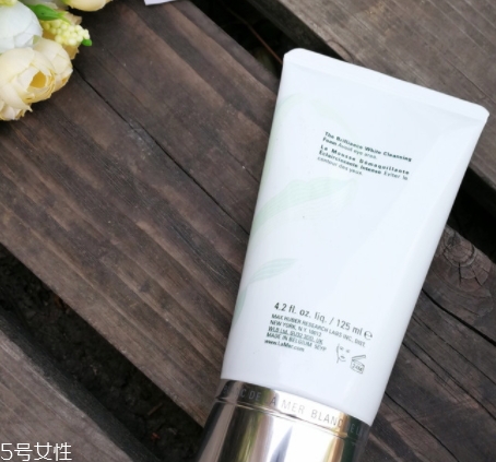 海藍(lán)之謎透潔面泡沫怎么用？璀璨凈透潔面泡沫