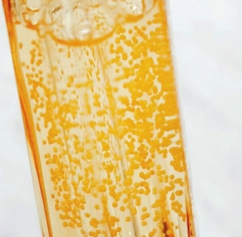 精華油有什么功效？三大功效拯救中年少女問題肌