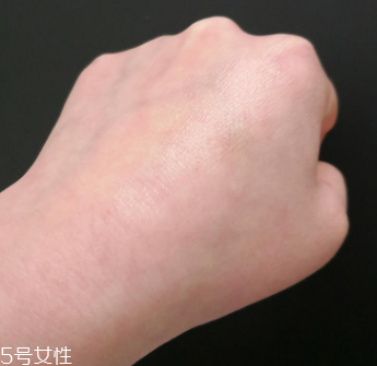 碧唇小藍(lán)罐怎么樣？滋潤效果超好