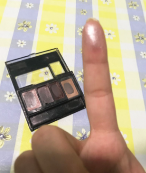 KATE眼影飛粉嗎？持久不飛粉