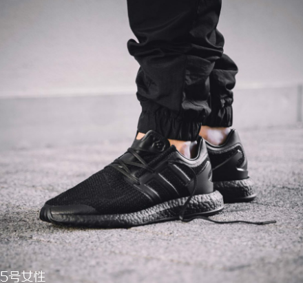 運(yùn)動(dòng)鞋可以曬太陽(yáng)嗎？不要長(zhǎng)時(shí)間暴曬