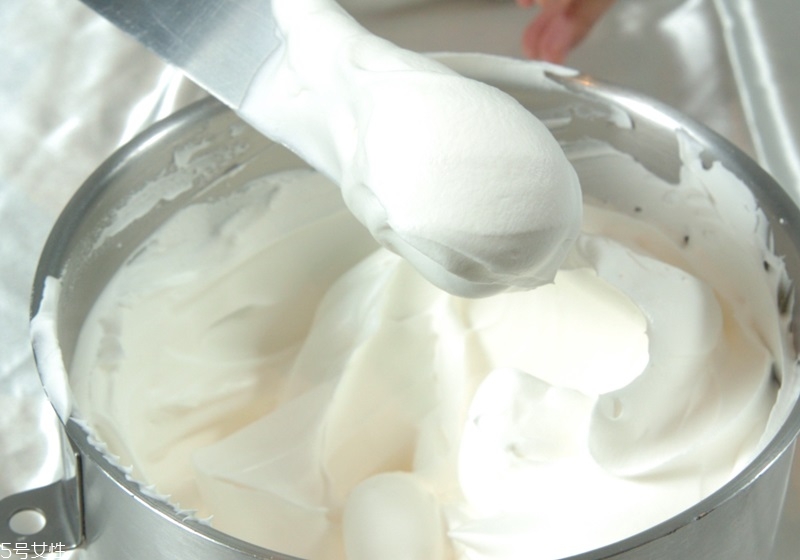 奶油怎么擠花 奶油擠花教程圖解 奶油怎么擠花 奶油擠花教程圖解