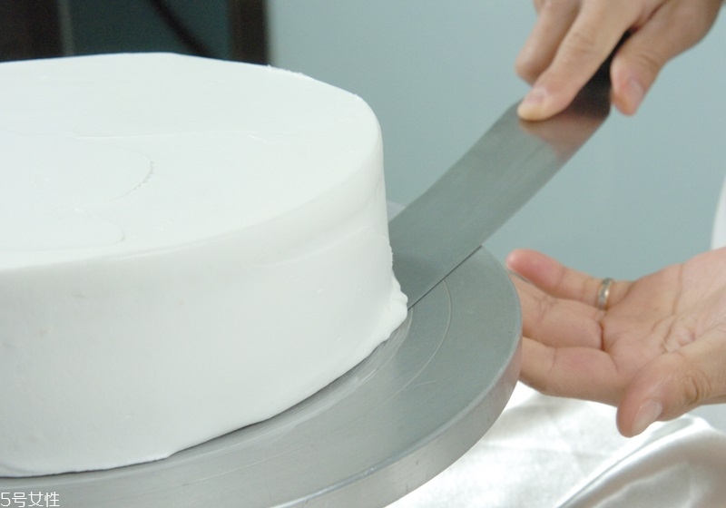 奶油怎么擠花 奶油擠花教程圖解 奶油怎么擠花 奶油擠花教程圖解