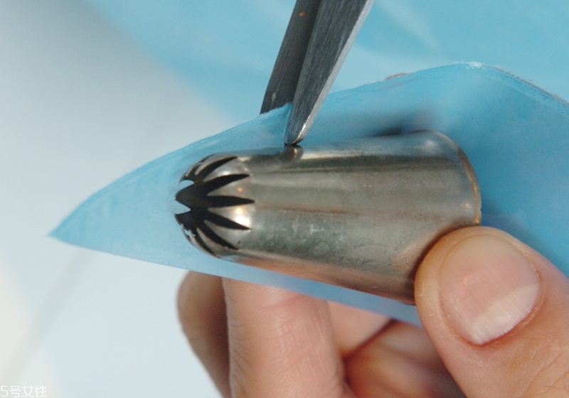 奶油怎么擠花 奶油擠花教程圖解 奶油怎么擠花 奶油擠花教程圖解