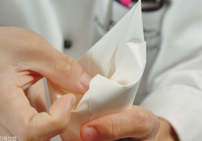 奶油怎么擠花 奶油擠花教程圖解 奶油怎么擠花 奶油擠花教程圖解