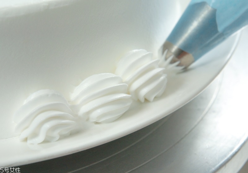 奶油怎么擠花 奶油擠花教程圖解 奶油怎么擠花 奶油擠花教程圖解