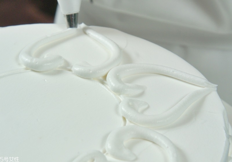 奶油怎么擠花 奶油擠花教程圖解 奶油怎么擠花 奶油擠花教程圖解