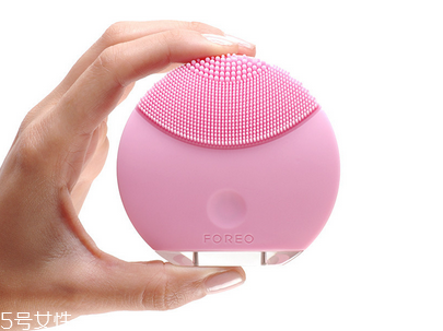 luna潔臉儀可以卸妝嗎？能夠深層清潔肌膚污垢