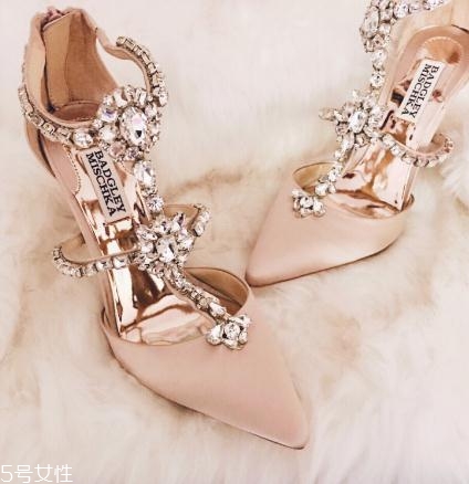 badgley mischka是什么檔次？婚鞋中的背影殺手