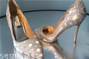 badgley mischka是哪個(gè)國(guó)家的牌子？超級(jí)貌美的小眾婚鞋