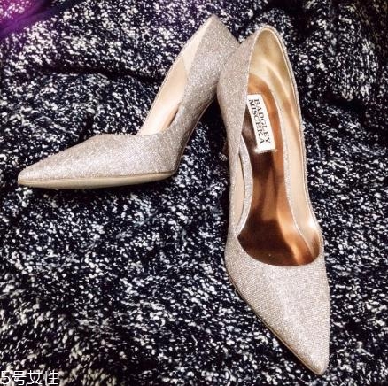 badgley mischka鞋子多少錢？比jc、rv價格美麗多了