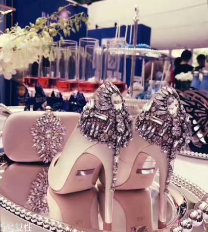 badgley mischka鞋子多少錢？比jc、rv價格美麗多了