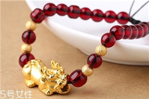 石榴石手鏈可以戴著洗澡嗎？會影響其壽命