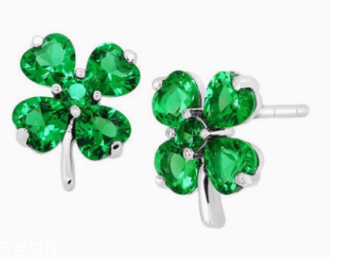 什么材質的耳釘不過敏？純銀耳釘解決耳朵腫痛