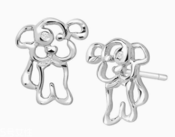 什么材質的耳釘不過敏？純銀耳釘解決耳朵腫痛