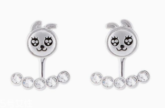 什么材質的耳釘不過敏？純銀耳釘解決耳朵腫痛