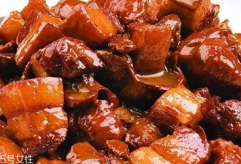 紅燒肉為什么會(huì)苦 可能是糖糊了 紅燒肉為什么會(huì)苦 可能是糖糊了