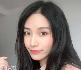 春天適合什么顏色口紅？首選活力西柚色