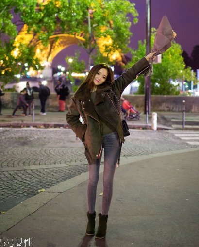 羊羔絨外套配什么鞋子？三款搭配出街不用愁