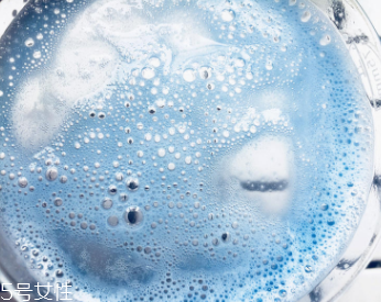 美白牙膏有用嗎？中華魔麗迅白牙膏評(píng)測(cè)