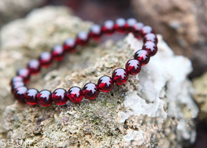 石榴石手鏈一般多少錢？品相越好價格越高