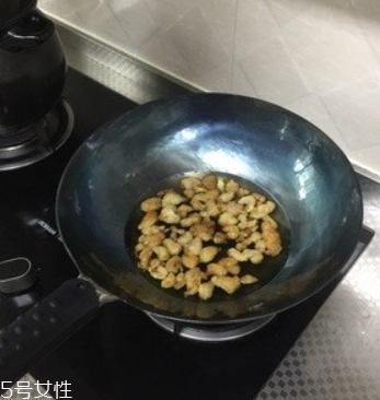 章丘鐵鍋怎么開鍋？臻三環(huán)鐵鍋開鍋教程