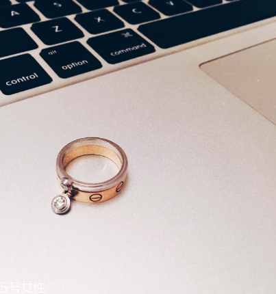 卡地亞戒指可以碰水嗎？正常碰水沒有關(guān)系