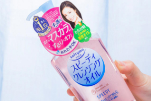 高絲卸妝油敏感肌能用嗎？不建議使用