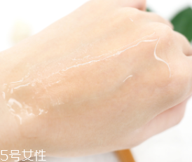 悅詩(shī)風(fēng)吟小綠瓶用在哪個(gè)步驟？用在水乳前