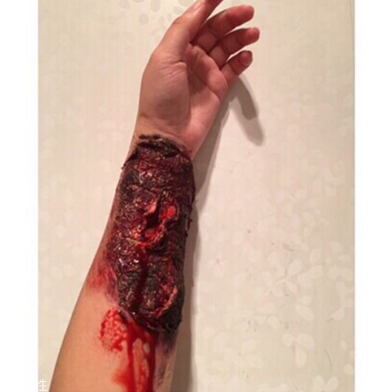 怎么在手上畫流血傷口 受傷妝具體步驟